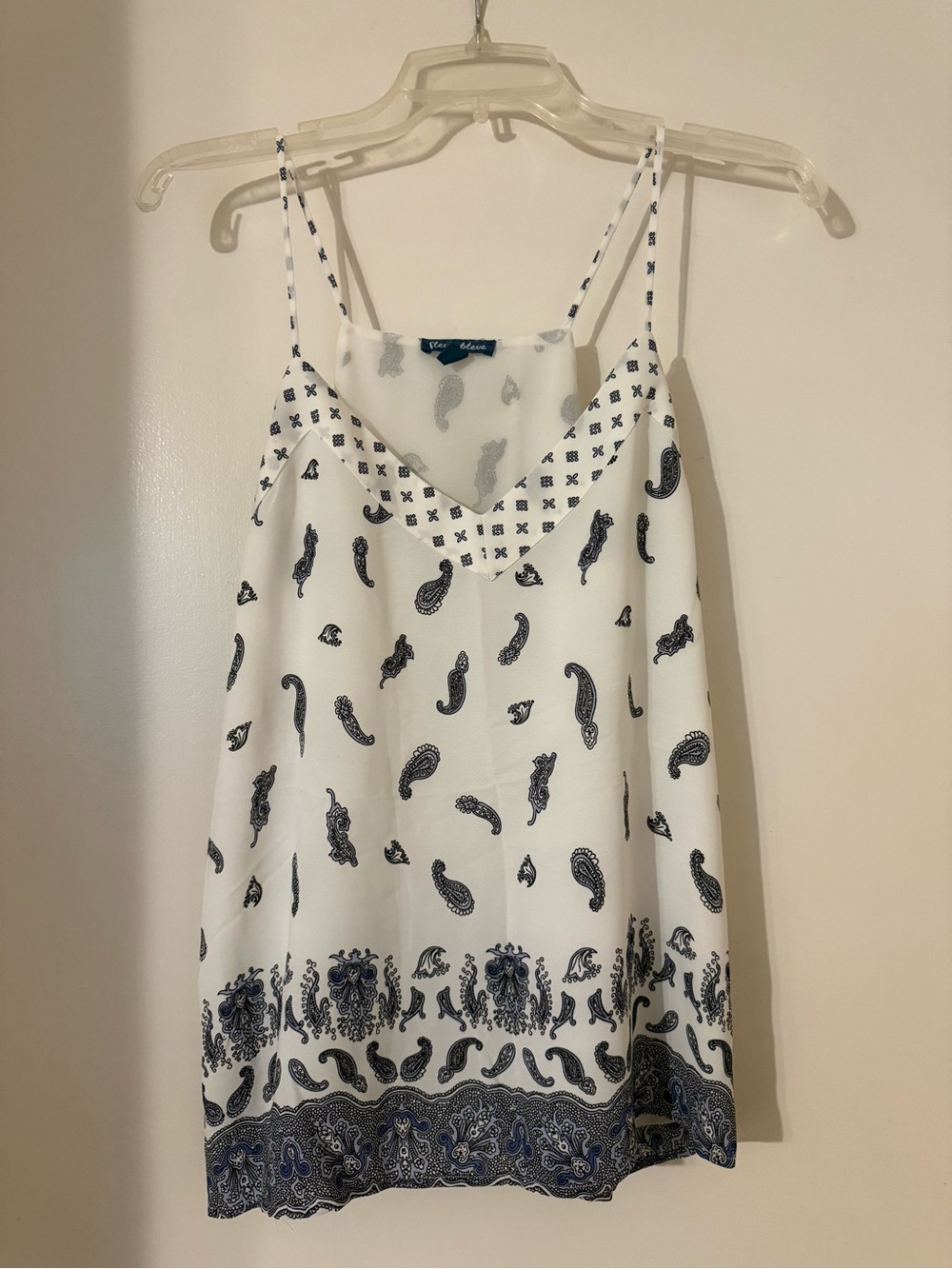 Fleur Bleue women’s Cami Top Medium Paisley Boho Spaghetti Strap White Blue